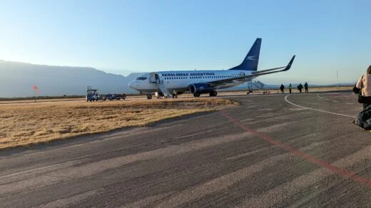 Aerolíneas Argentinas aumenta sus precios indirectamente y se vuelve menos competitiva